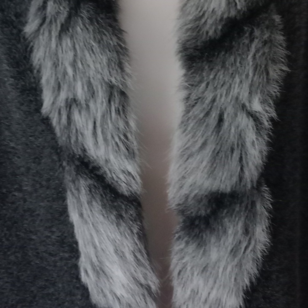 Ultra fur faux fur  grey wool coat size medium - Picture 2 of 11